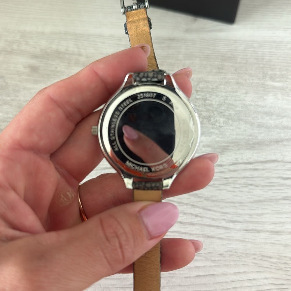 Michael Kors Leather Wrap Bracelet Watch - Picture 5 of 6